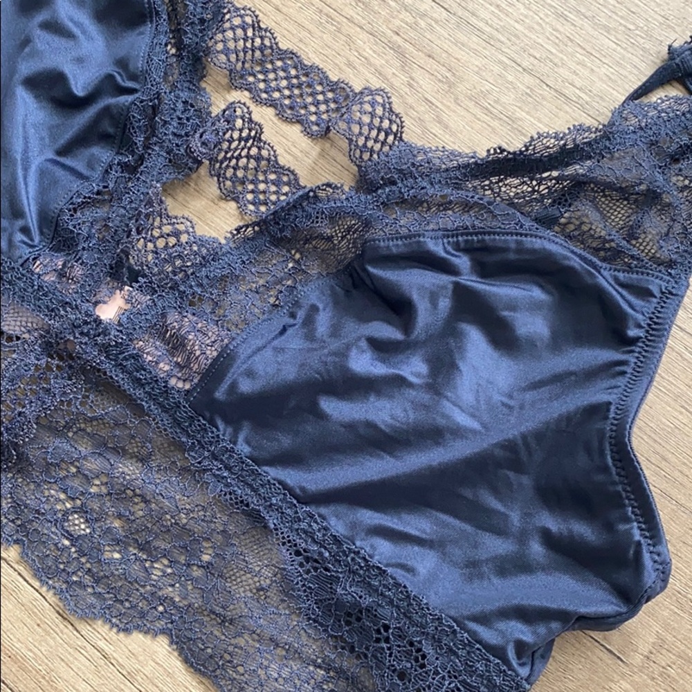 VS Blue Lace Satin Bralette 💧 - Picture 2 of 6